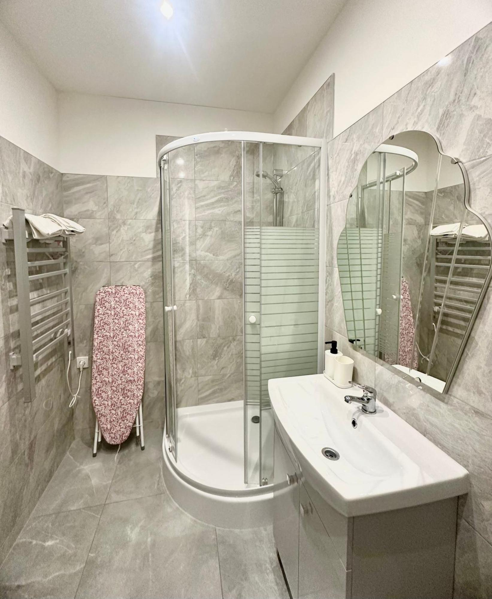 Apartment Th Karlovy Vary Habitación foto